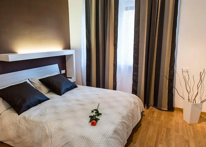 Mirabilia Urbis 4* Roma